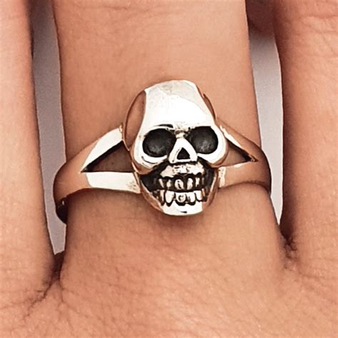 Bague Tête de Mort .